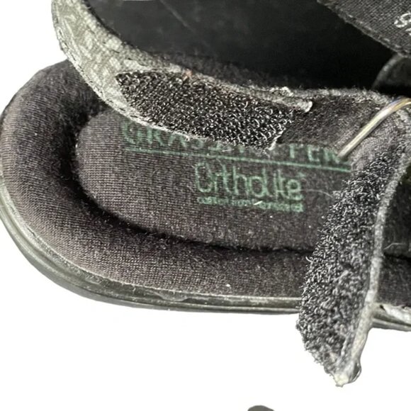 Comfy canvas SANDALS W 9.5 casual or dressy black gray tiny leaf print 1” wedge - Picture 9 of 10